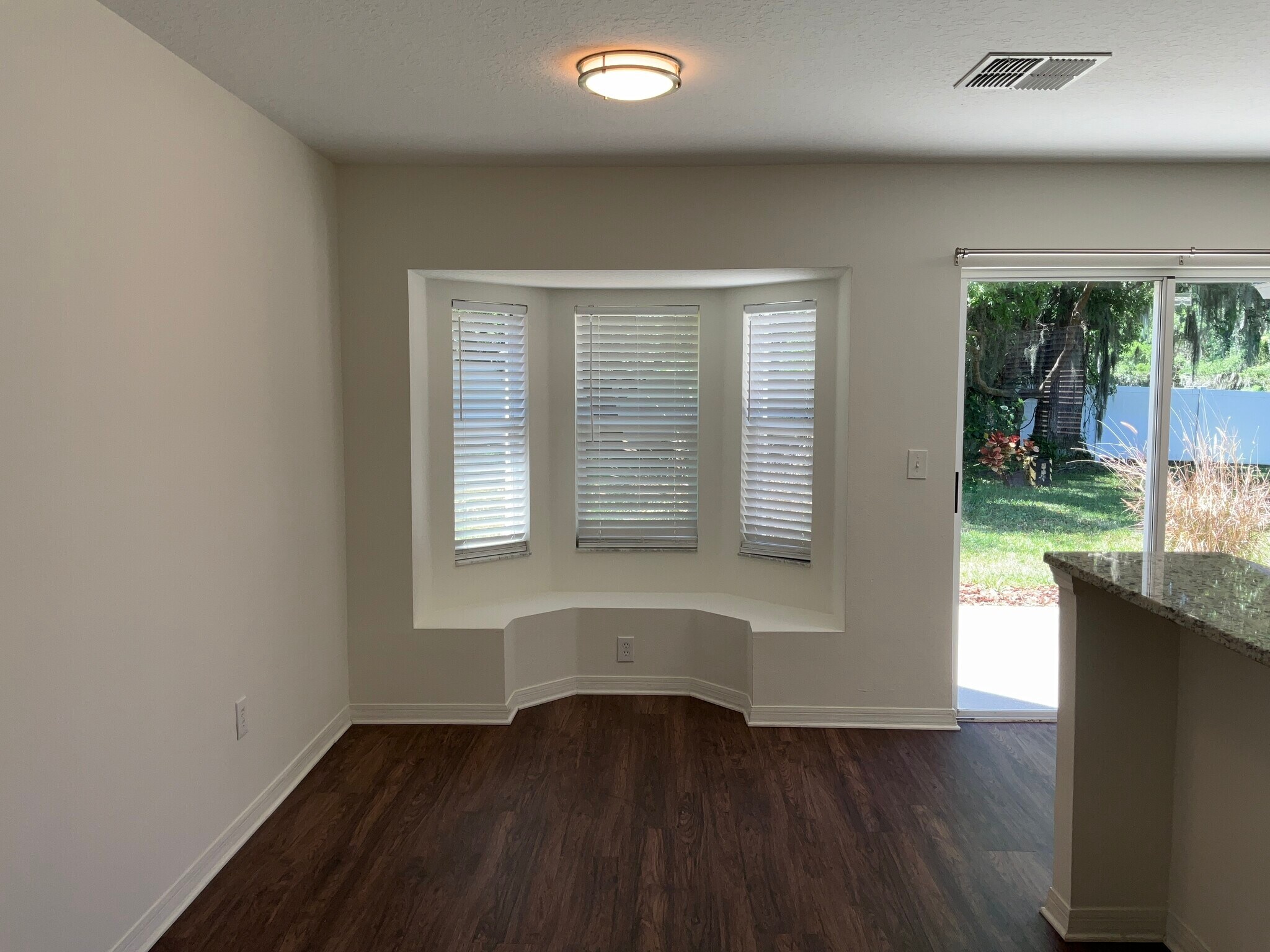 Building Photo - 5607 Tanagerlake Rd