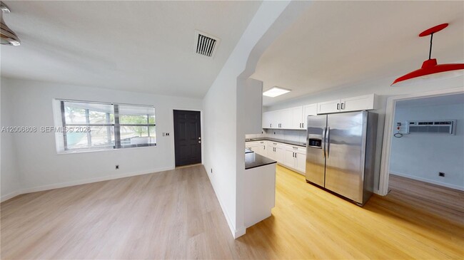 Building Photo - 2211 Cleveland St