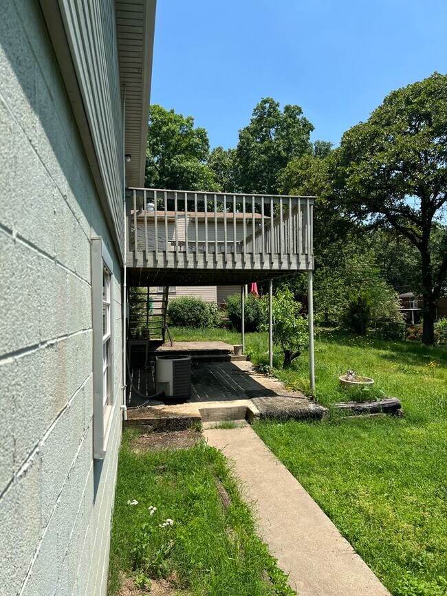 Building Photo - 4612 N Cypress St