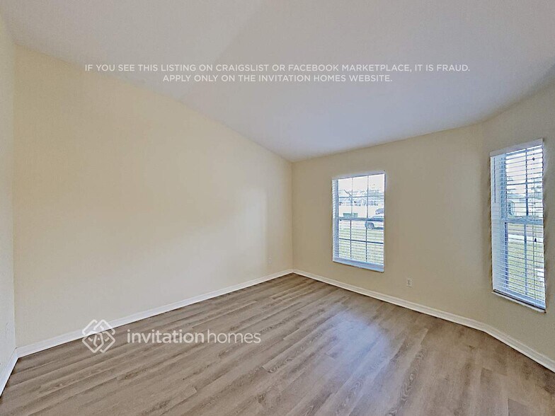 Building Photo - 370 Pine Springs Dr
