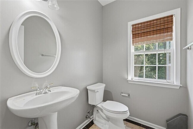 Building Photo - 770 Glastonbury Ct