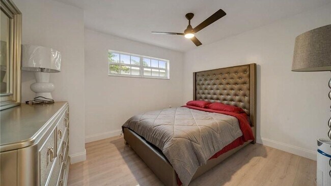 Building Photo - 4115 Madison St