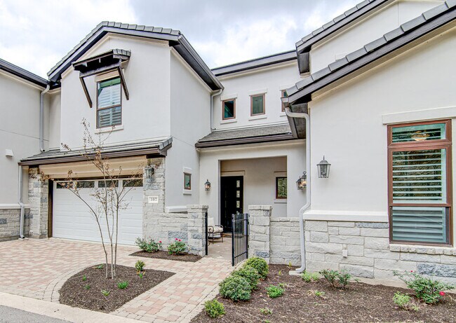 Building Photo - 107 Cascading Water Pl