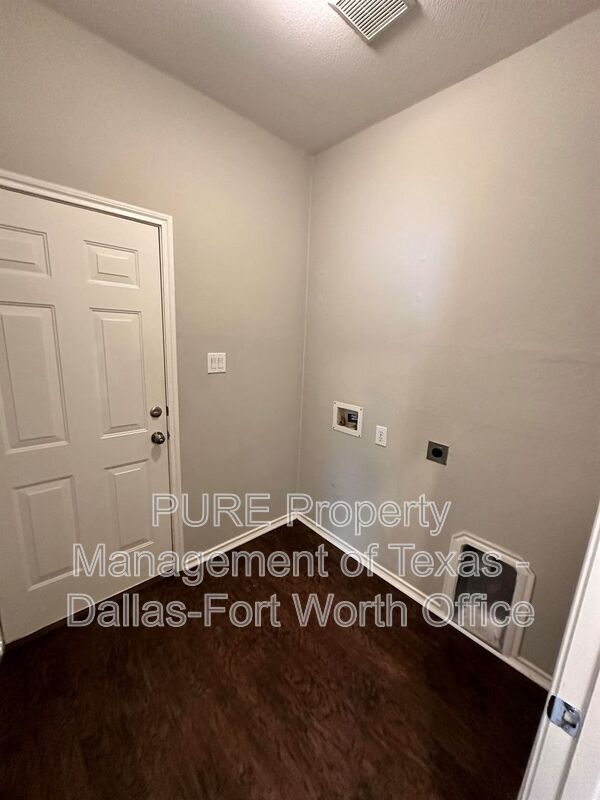 Building Photo - 5033 Caraway Dr