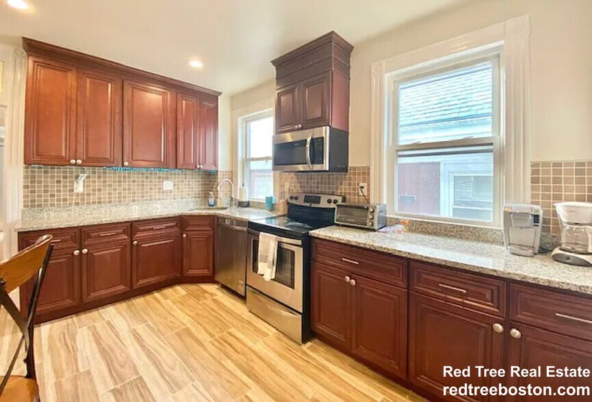 Building Photo - 2 Parker Hill Terrace