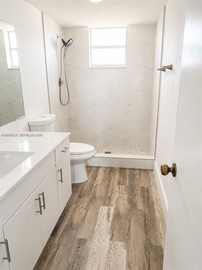 Building Photo - 406 NW 68th Ave