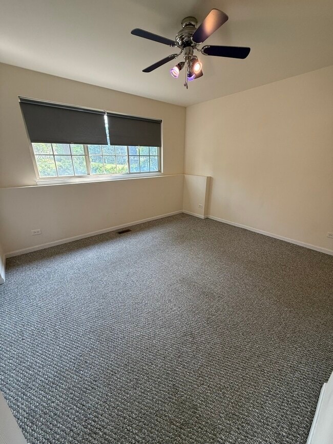Building Photo - 554 Prestwick Ln