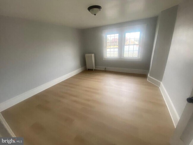 Building Photo - 109 N Thomas Ave