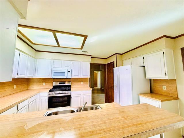 Building Photo - 2220 College Pkwy