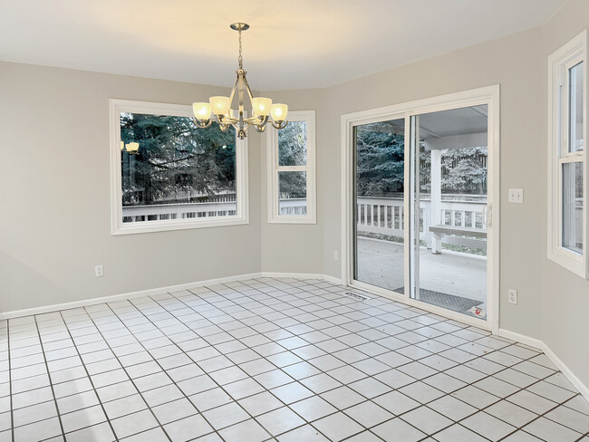 Dining Area - 9927 Prairie Falcon Ct