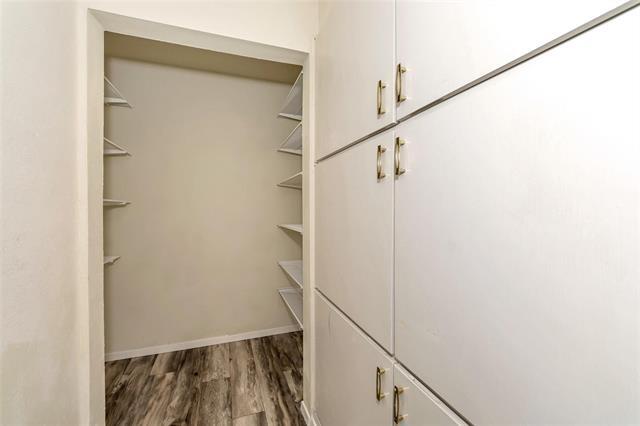 Building Photo - 26 Bounty Rd E