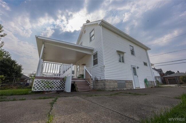 Building Photo - 2732 South Ave