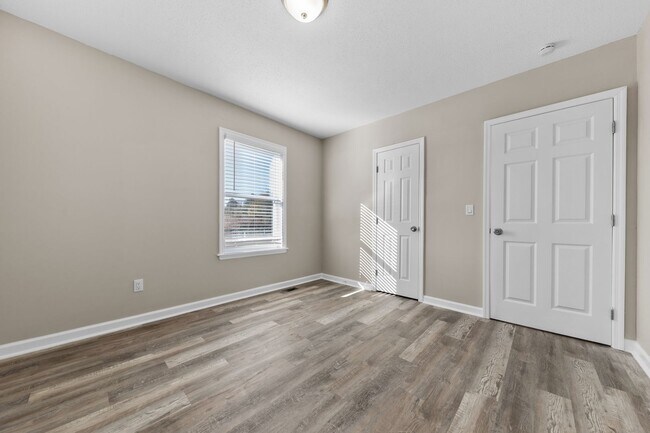 Building Photo - Welcome to this beautiful newly renovated 3-bedroom home!