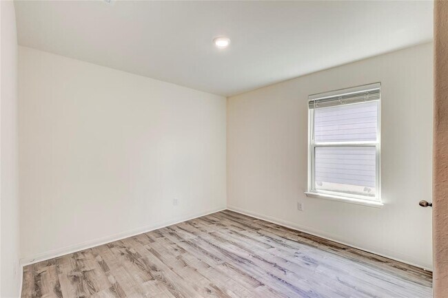 Building Photo - 18744 Speculator Ln
