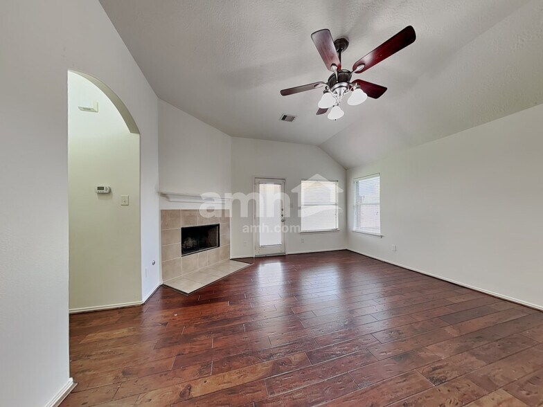 Building Photo - 10019 Blissful Valley Ln