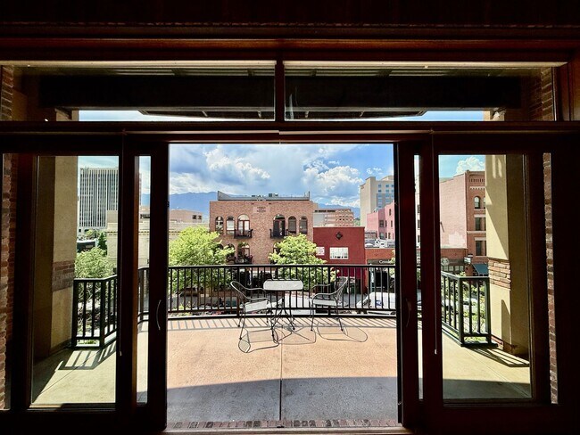 Building Photo - Luxury Studio in the Heart of Downtown Colorado Springs – All utilities included-Premium Living w...