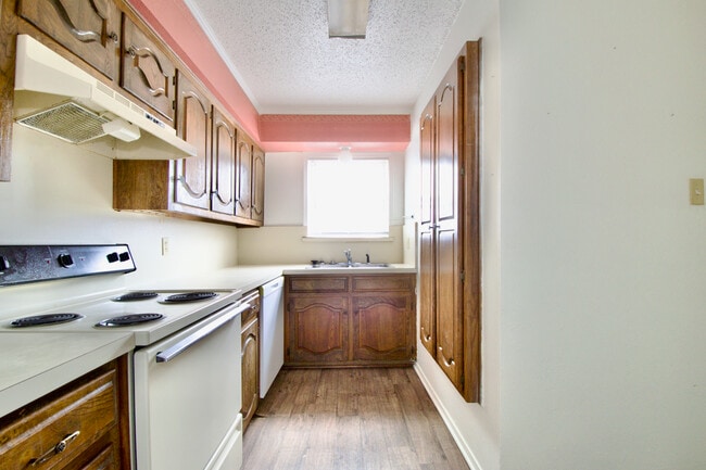 Building Photo - 806 N 62nd St