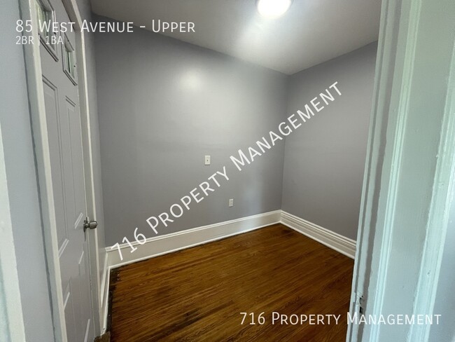 Building Photo - Charming, Fully Rehabbed 2 BR Apartment in...