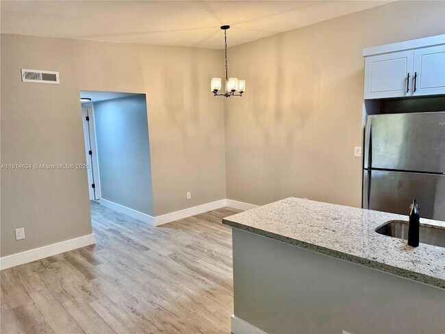 Building Photo - 9719 Hammocks Blvd