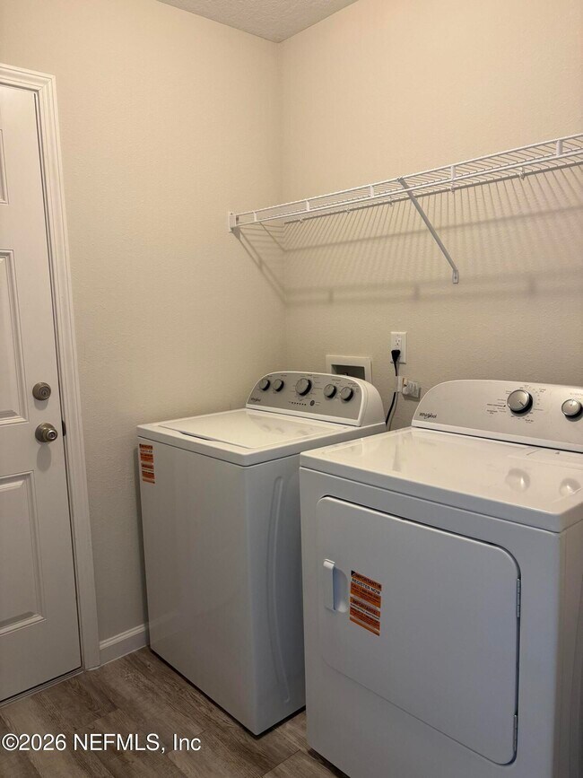 Building Photo - 838 5th Ave S