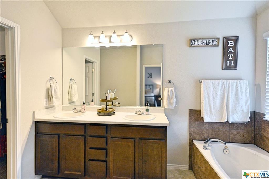 Building Photo - 362 Limerick Rd