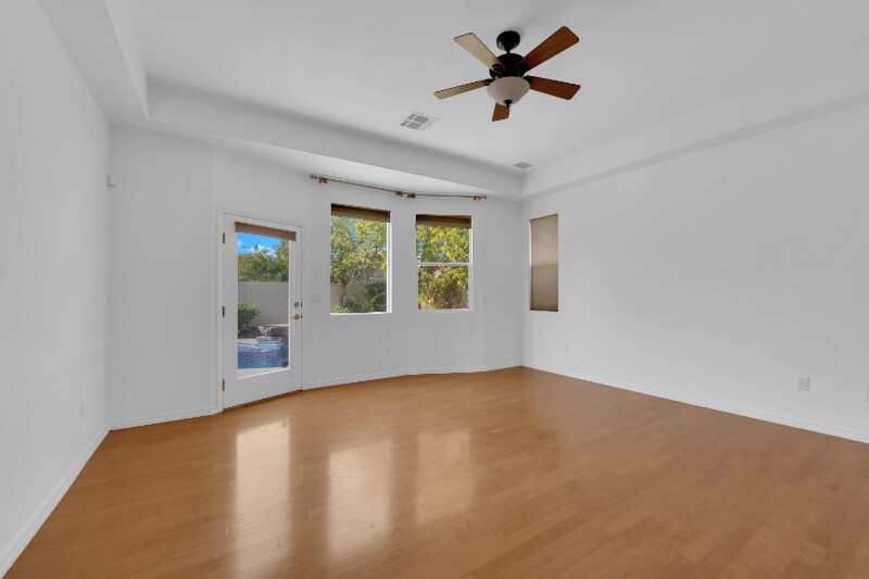 Building Photo - 10390 Stanberry Ave