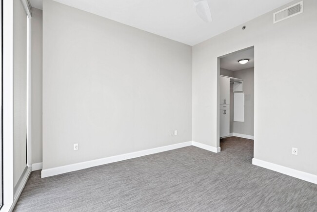 Building Photo - APPLICATION PENDING - Living the Sky Life in Downtown Raleigh! 1 BE/1 BA Condo on the 32nd Floor!