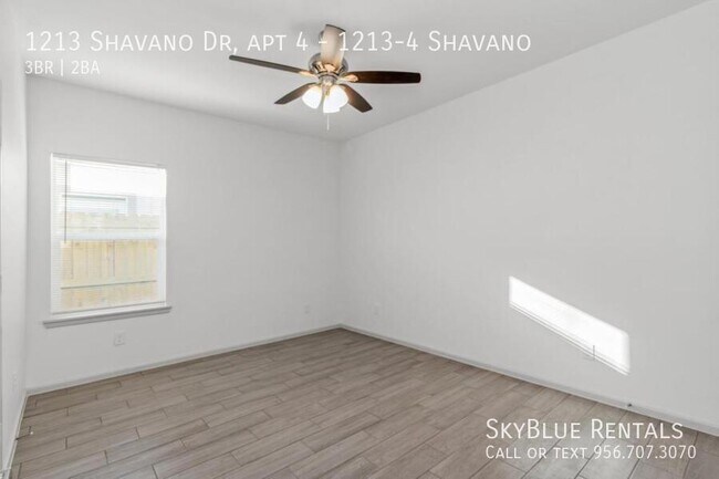 Building Photo - 1213 Shavano Dr