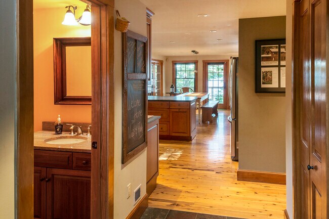 Building Photo - 131 Fish Hook Rd