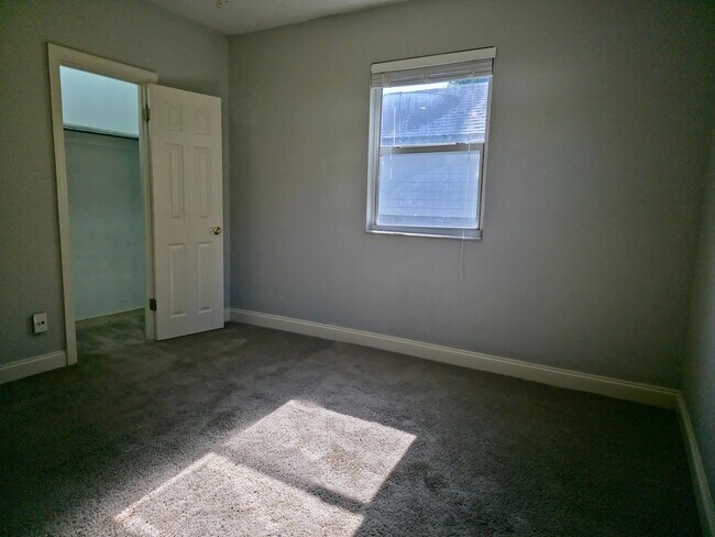 Building Photo - Glimpse Lake Minneola from the heart of do...