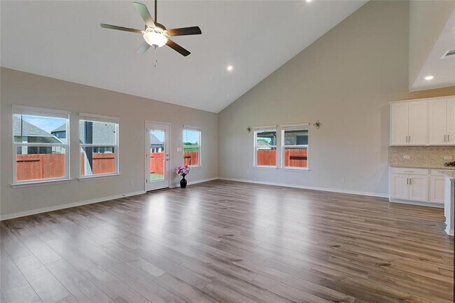 Building Photo - 17608 Pepperwood Cv