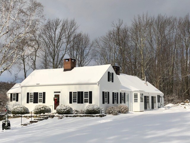 Building Photo - 286 Sharon Mountain Rd