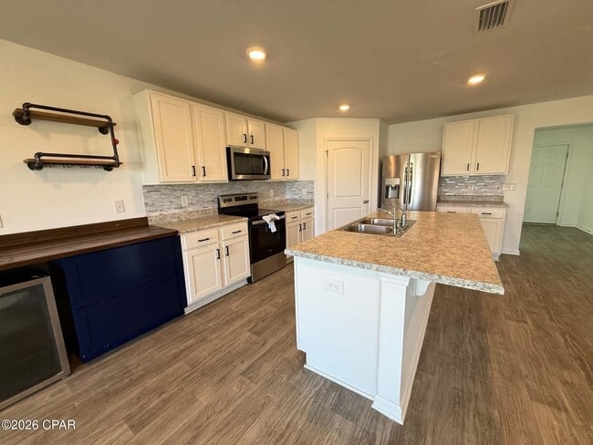 Building Photo - 7300 Ellie B Dr