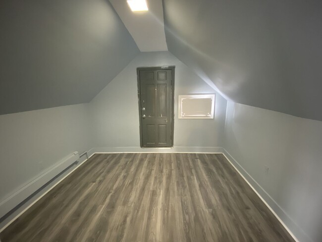 Building Photo - 114 Joyce Kilmer Ave