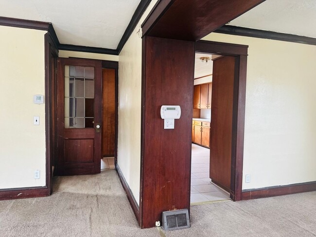 Building Photo - DREAM LOCATION !! LOOKS LIKE PRIVET ROAD !!!