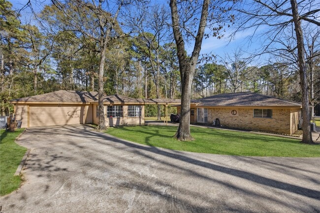 Building Photo - 10505 Champion Village Dr