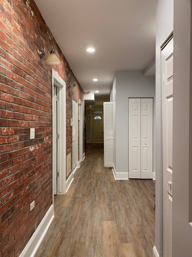 Building Photo - 7010 S Merrill Ave