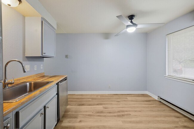 Building Photo - 3 Bedroom home near Boise River and Green ...