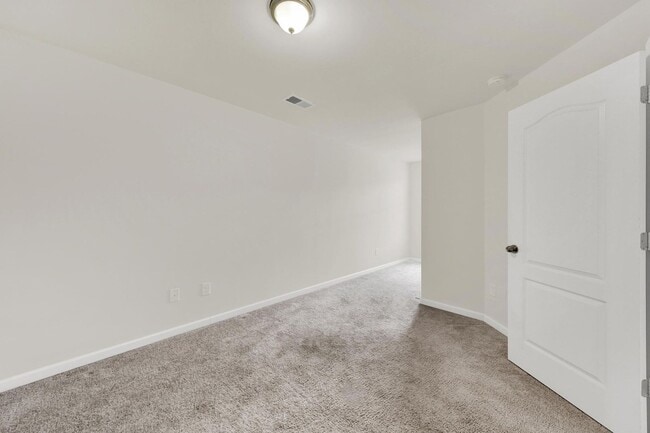 Building Photo - Beautiful Townhome in Indian Land