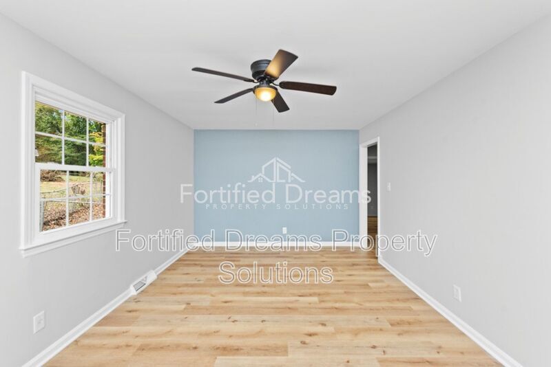 Building Photo - 1806 Heilwood Dr