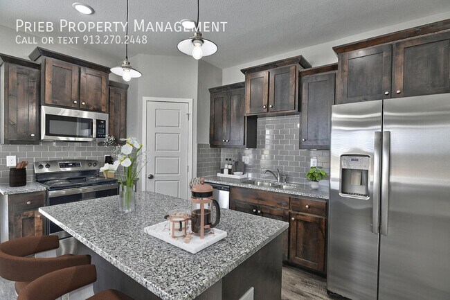 Building Photo - 16970 S Walter St