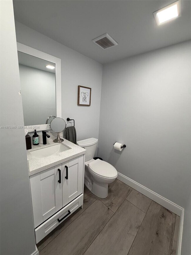 Building Photo - Southwest 102nd Place, Miami, FL 33173 - 3 BR 2.5 BA townhouse