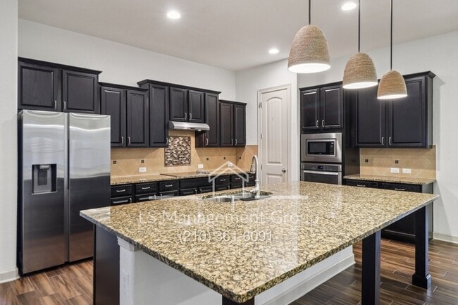 Building Photo - 1041 Water Oak