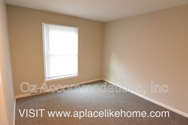 Building Photo - 12119 W 99th Terrace