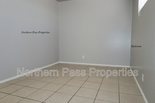 Building Photo - 4023 Thomason Ave