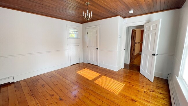 Building Photo - 18 Holman Ave