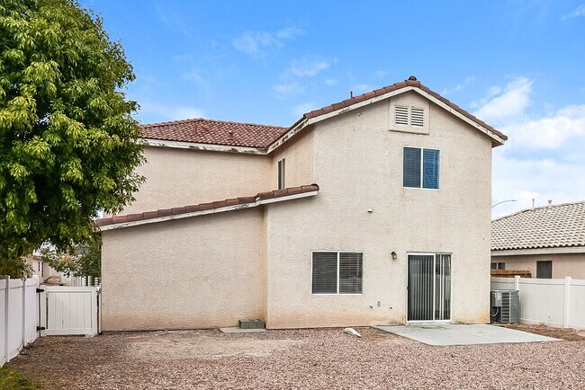 Building Photo - 1203 Emerald Stone Ave