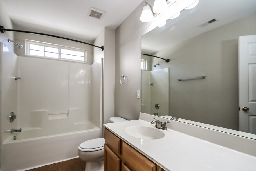 Building Photo - 537 Georgetown Dr NW