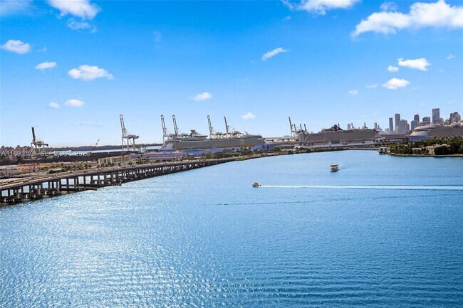 Building Photo - 650 West Ave