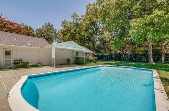 Building Photo - 6307 Deloache Ave